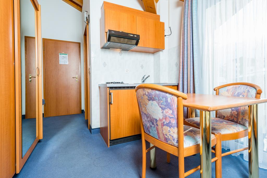 Hotel Alpenperle Зас-Фе Экстерьер фото